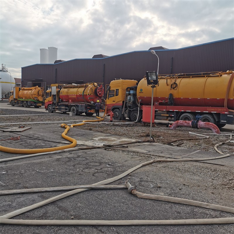 天河污水池清理